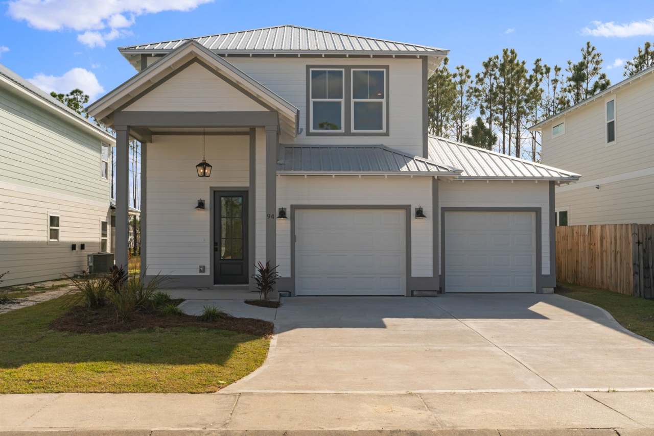 Gorgeous newer 4 bedroom pool house for rent w/ pool service included!