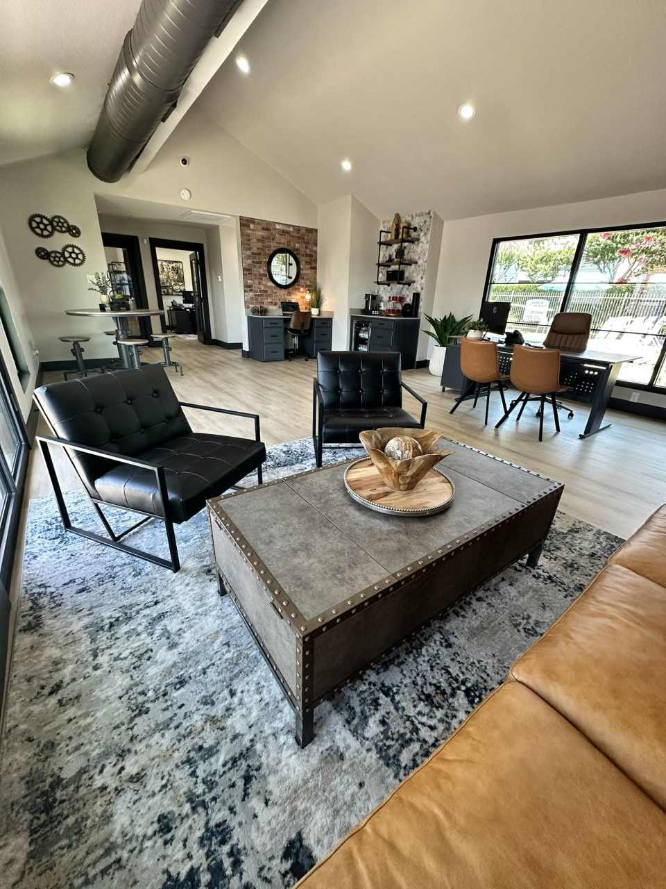 Autumn Breeze Apartments