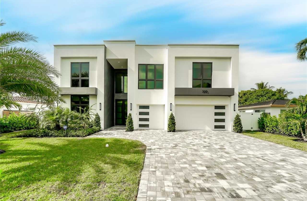 333 NE Spanish Ct