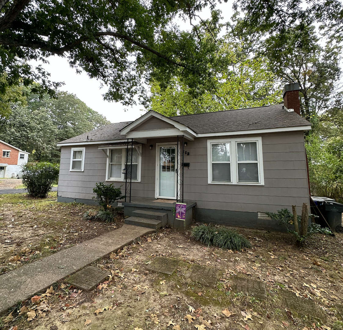2 Bedroom/1 Bathroom House - Florence, AL