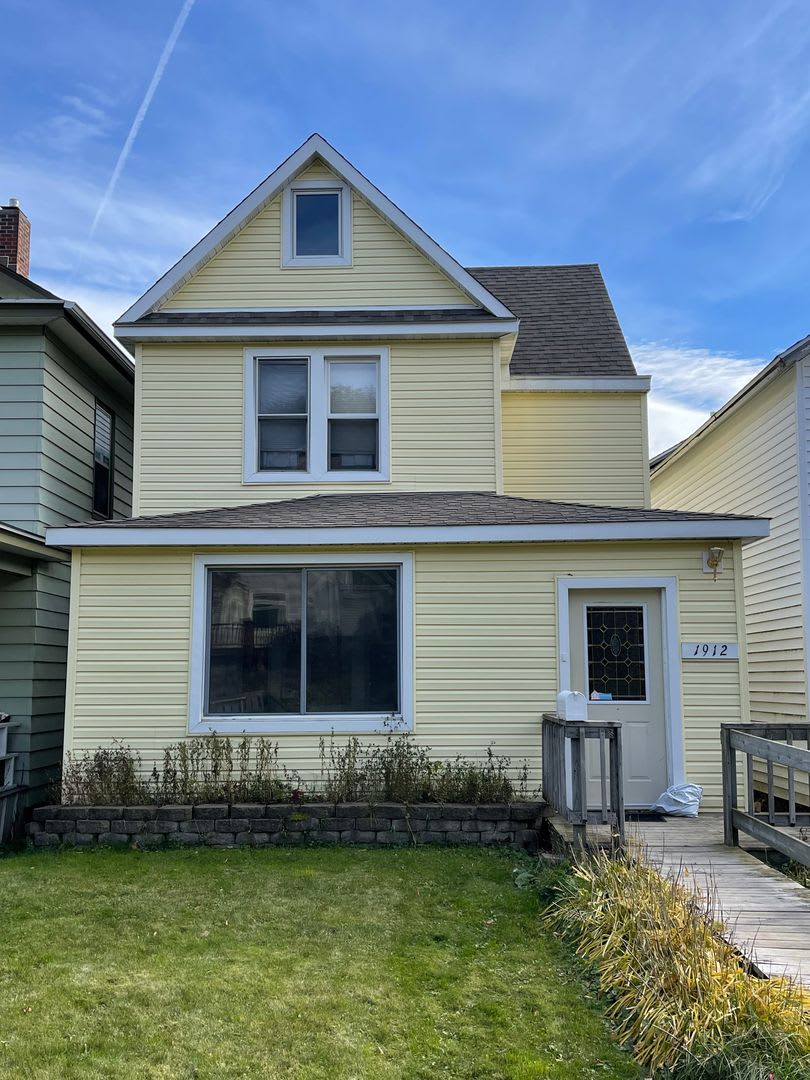 AVAILABLE JUNE 1st - 5 Bed, 2 Bath Home w/ Huge Enclosed Porch!