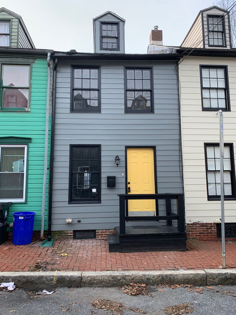 Adorable Single Family Home on Grand St