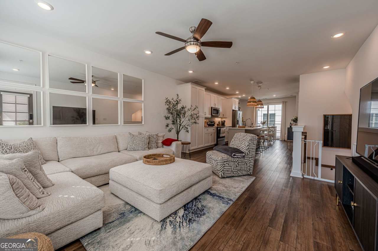 515 Burton Drive #807