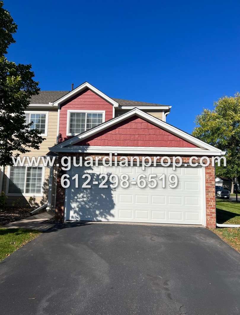 End Unit Townhouse Available October 1st, Open Floor Plan, Fireplace, Patio, Loft Area