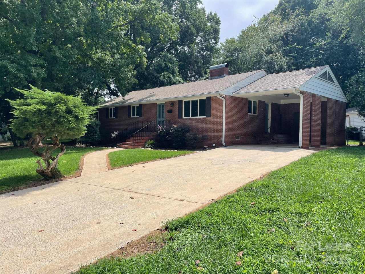 1218 Belrose Lane