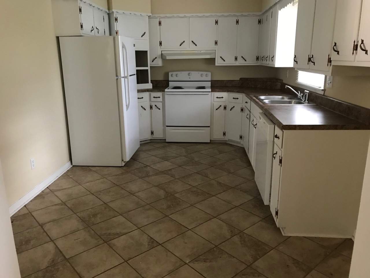 Large 3 Bedroom 2 bath