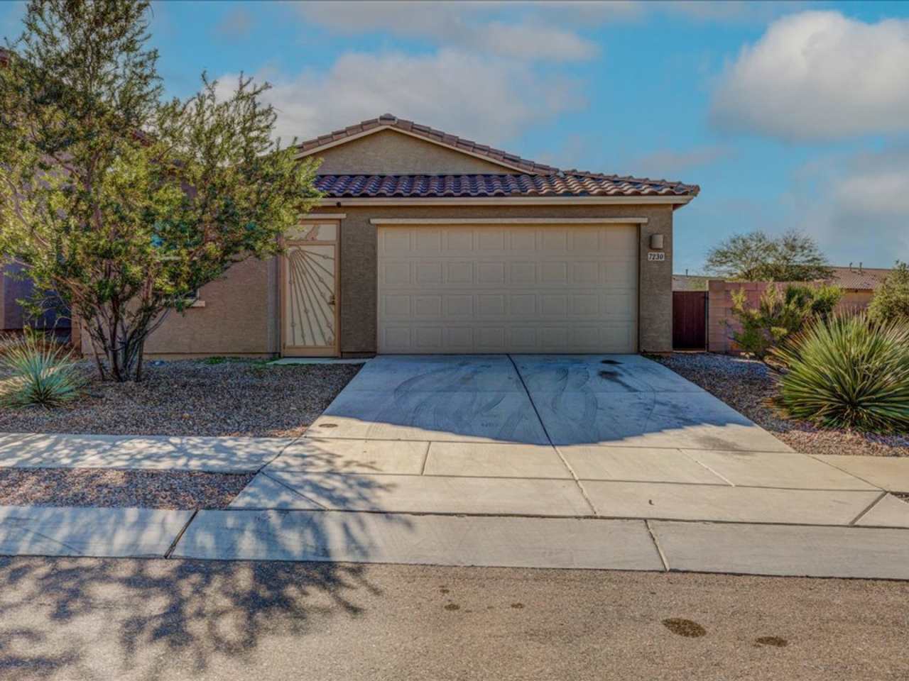 4 Bedroom 2.5 Bathroom