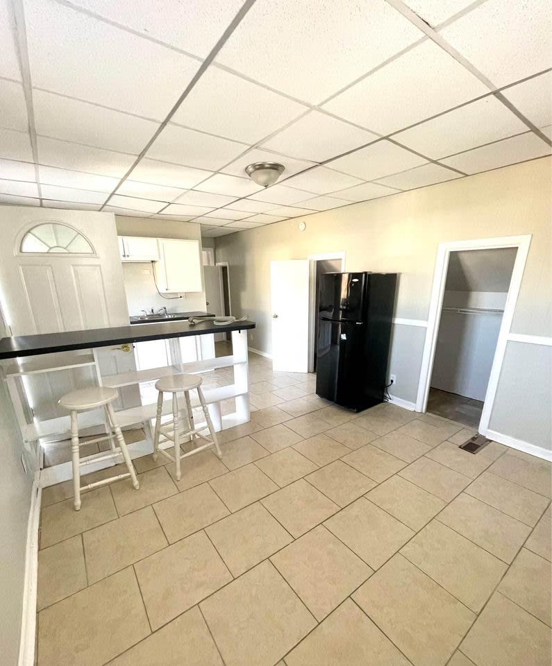 518 Courtney Avenue Northeast - B