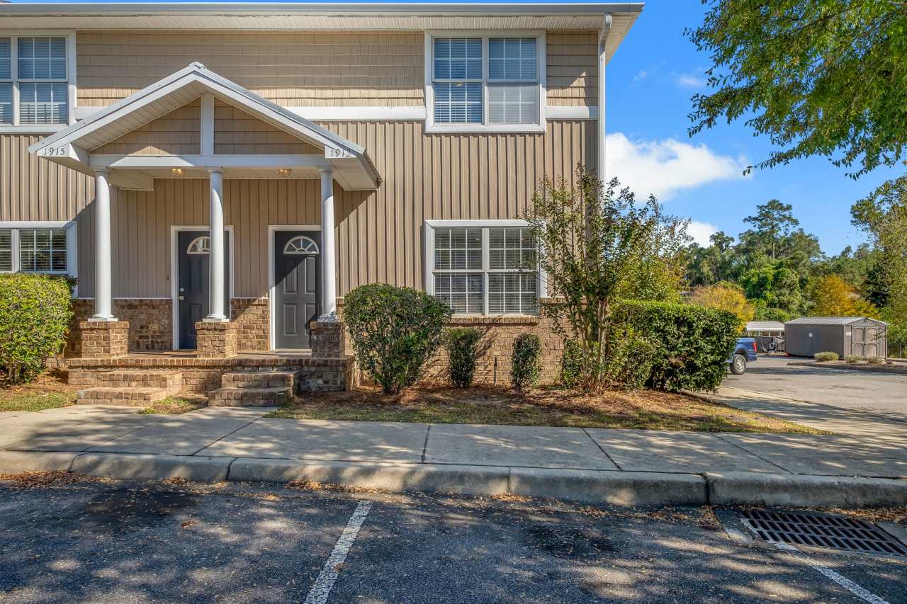 1913 Bloomington Avenue