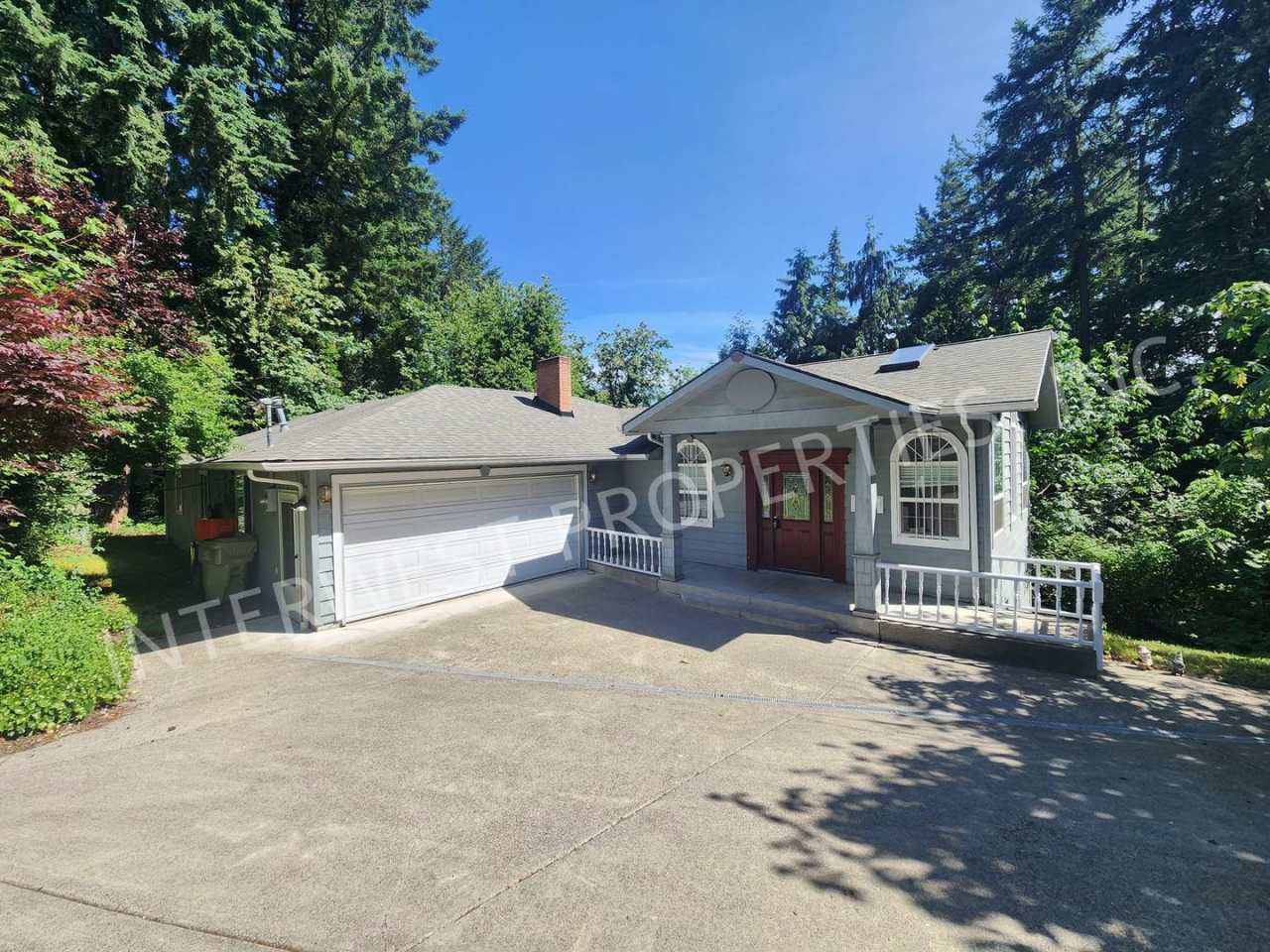 Large 3 Bed+ Bonus Room SW Pdx Home, Natural Light, 2 Car Garage, Deck and Location!