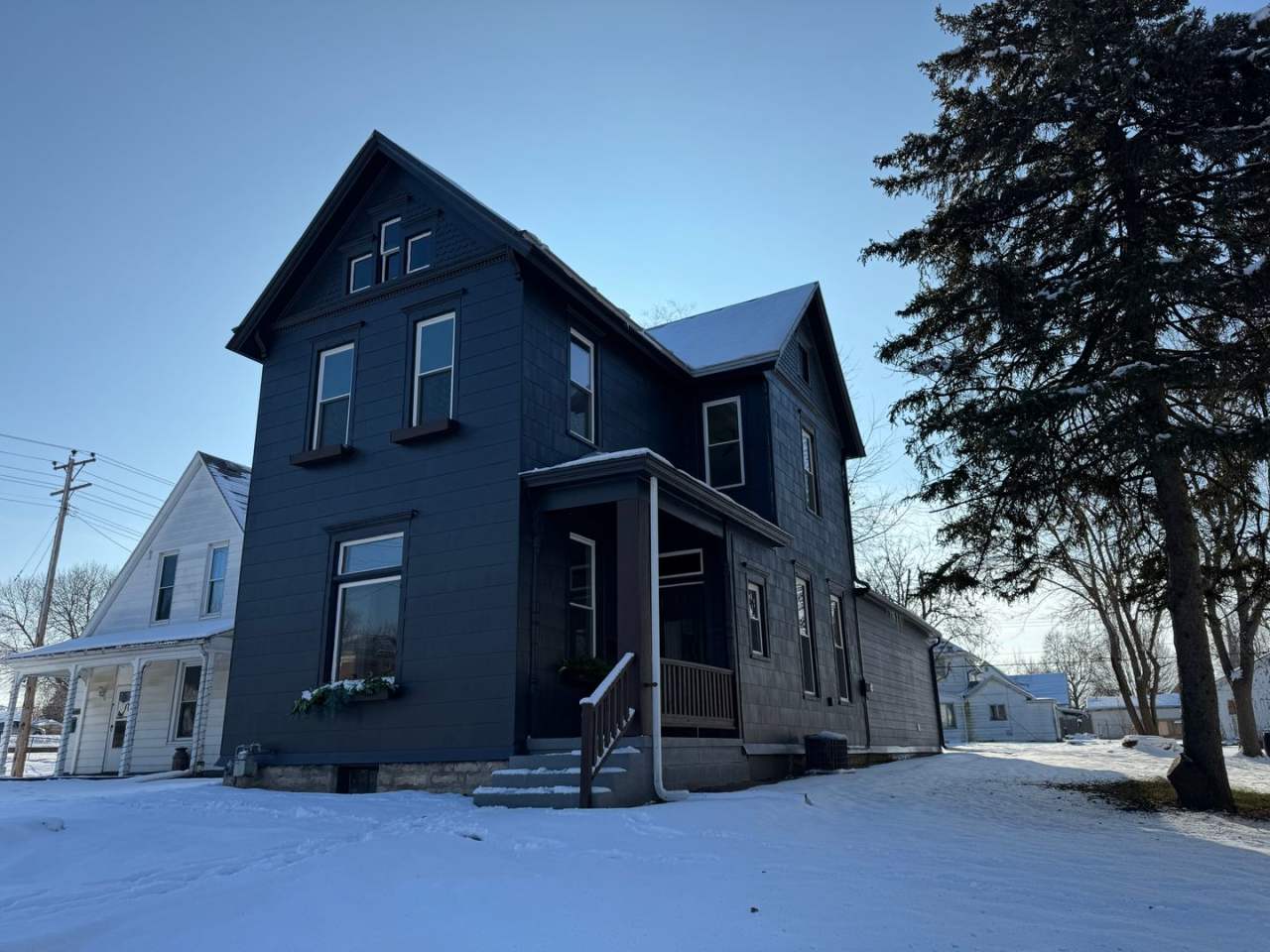 3 bedroom 2 full bath home for rent Call Today!