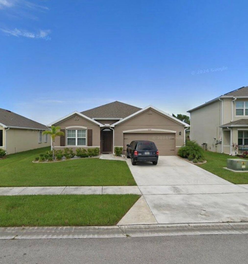 Spacious 4BR House in Fort Pierce
