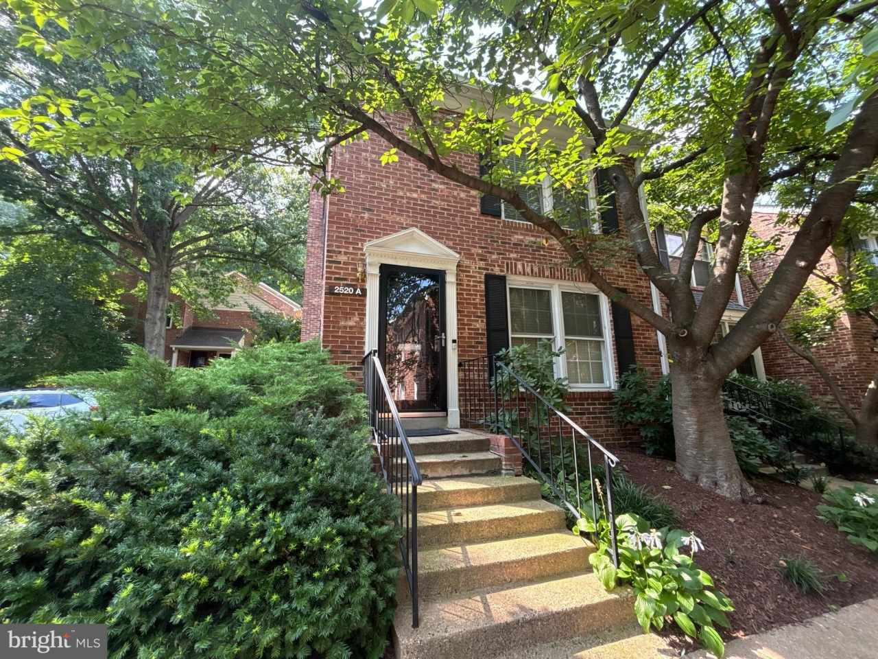 2520 S WALTER REED DRIVE