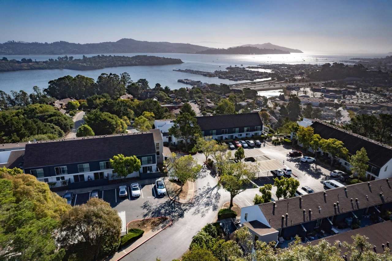 Summit at Sausalito Apartments