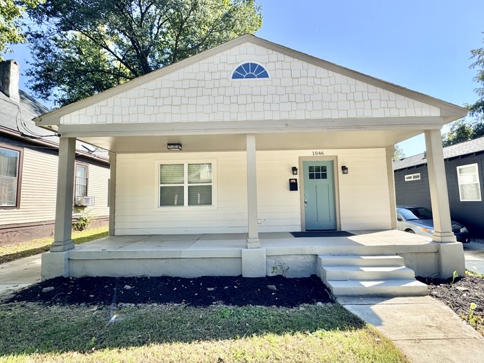 1046 Tanglewood Street