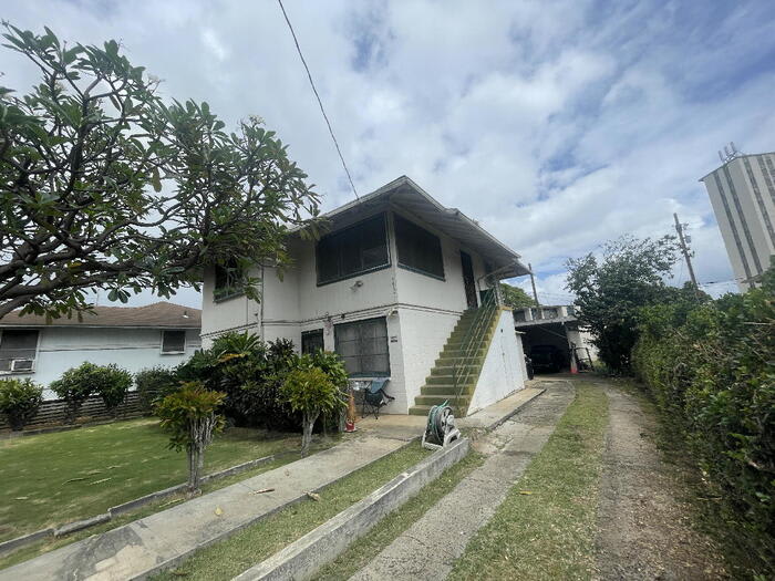 1535 Ahonui Street
