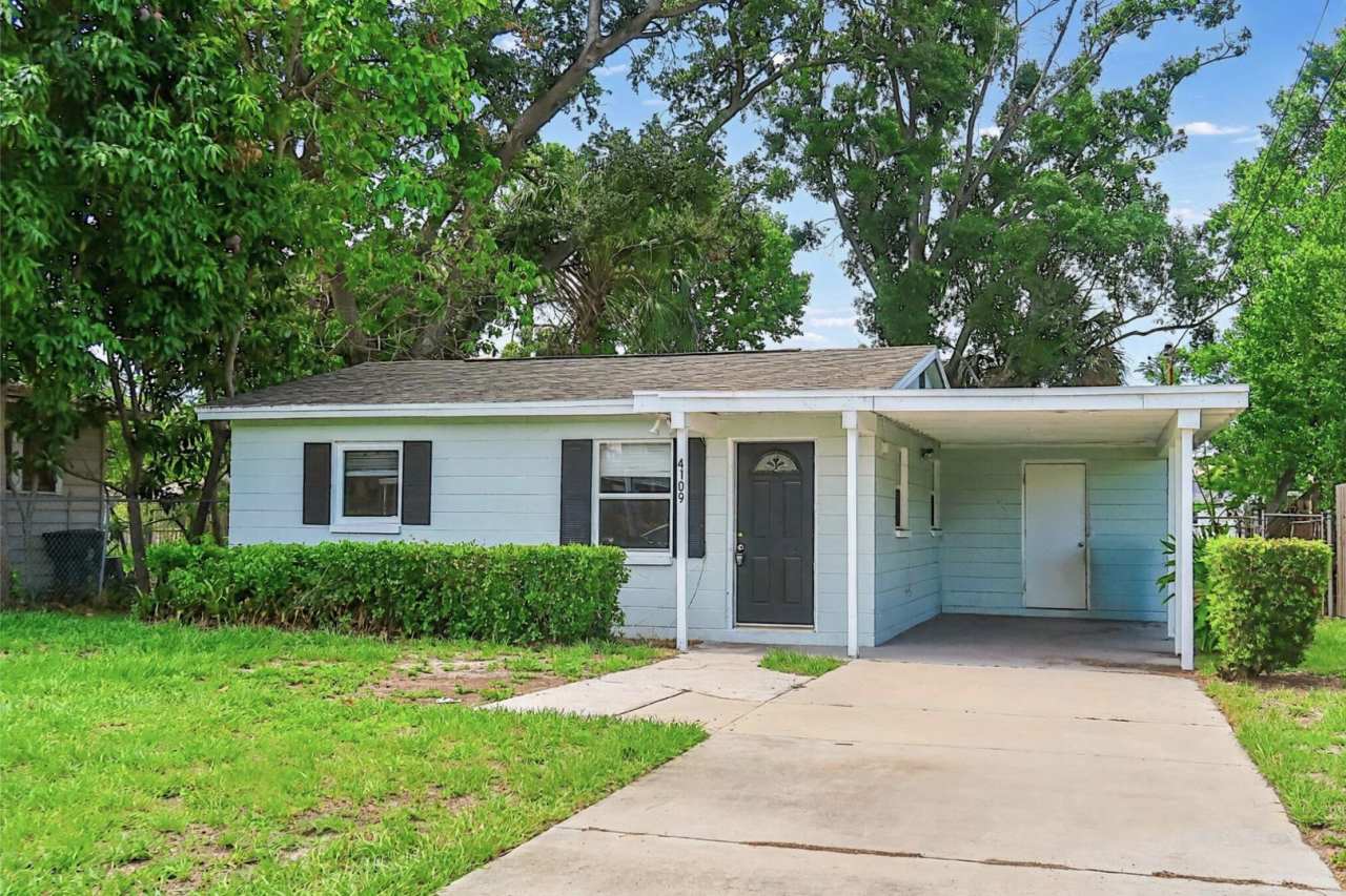 Half Off! 2 Bedroom, 1 Bathroom Home for Rent in West Tampa!