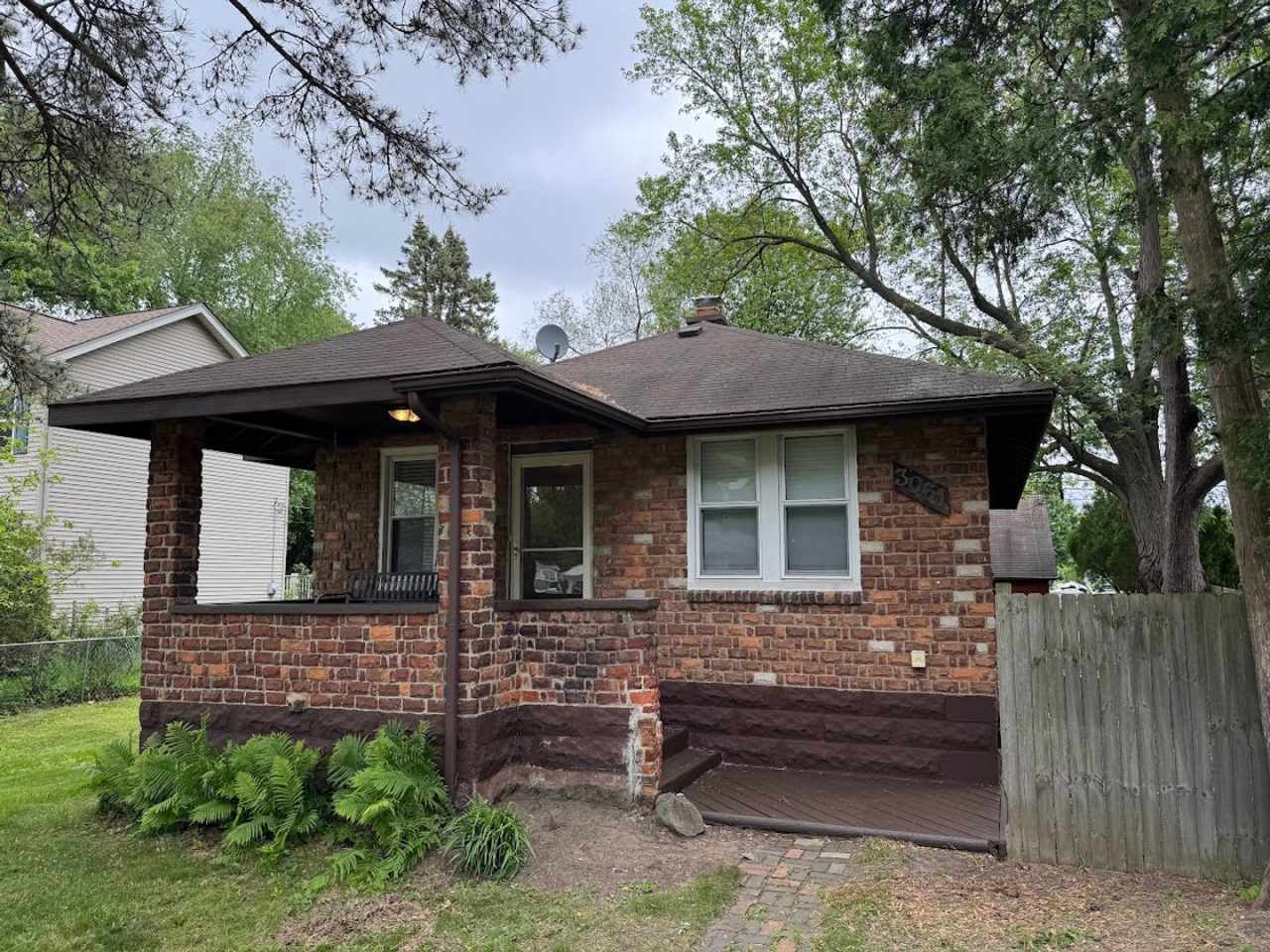 2 bed 1 bath Rochester Hills ranch with garage  basement