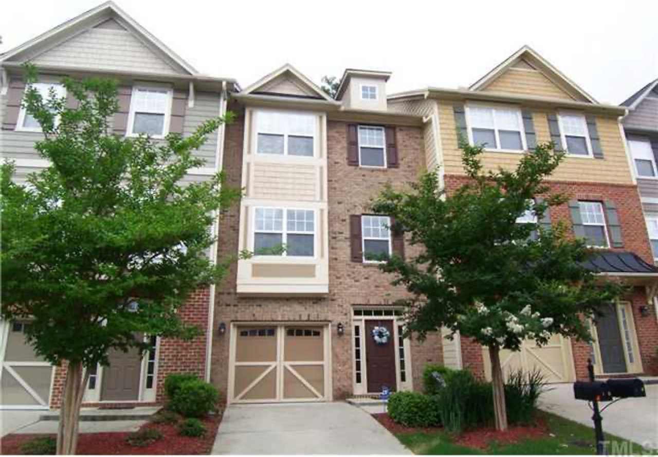 Room in 3 Bedroom Home at Linden Park Ln