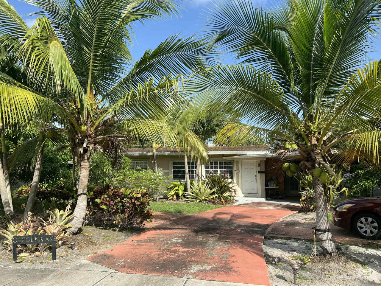 725 Carolina Avenue