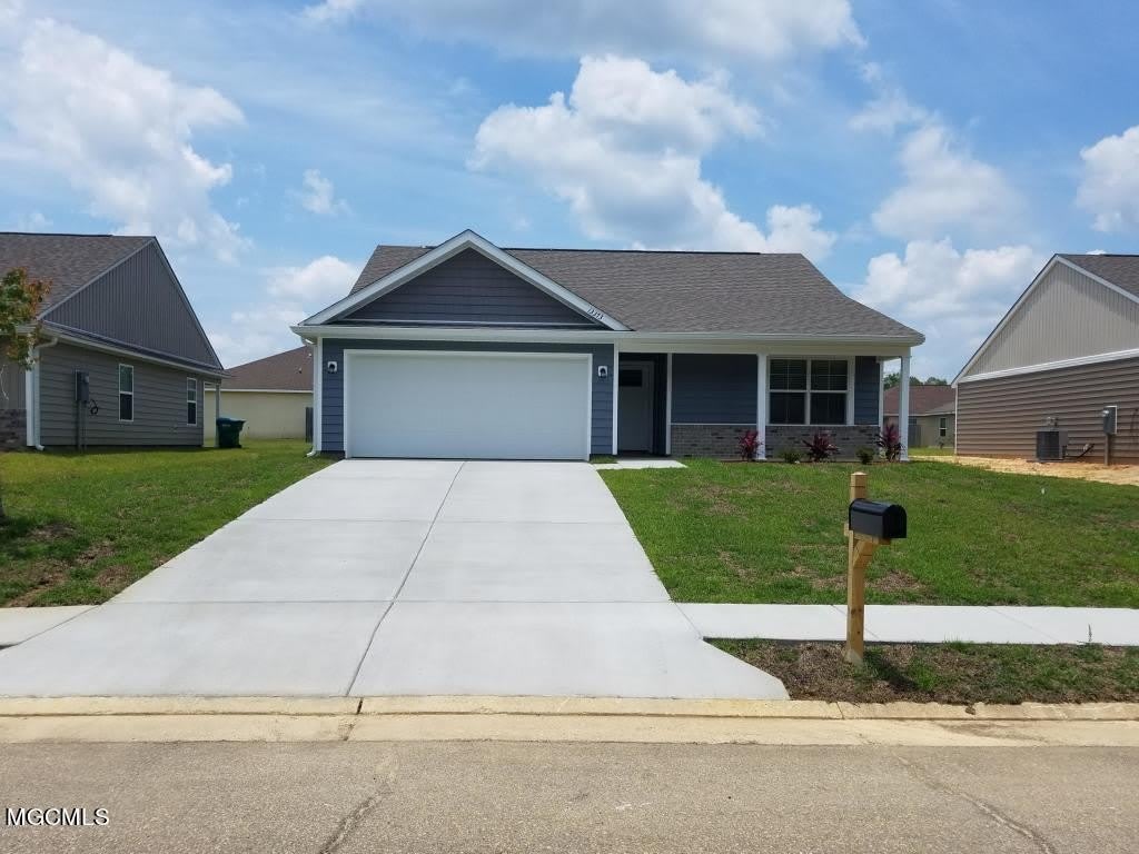 13373 Willow Oak Circle