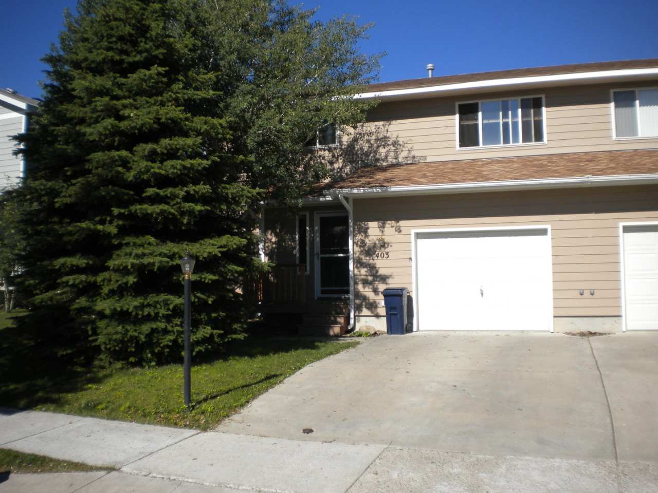 3 BR 2.5 BA with W/D hookups 403 Prairie Ave. Easy to see. Solar panels.