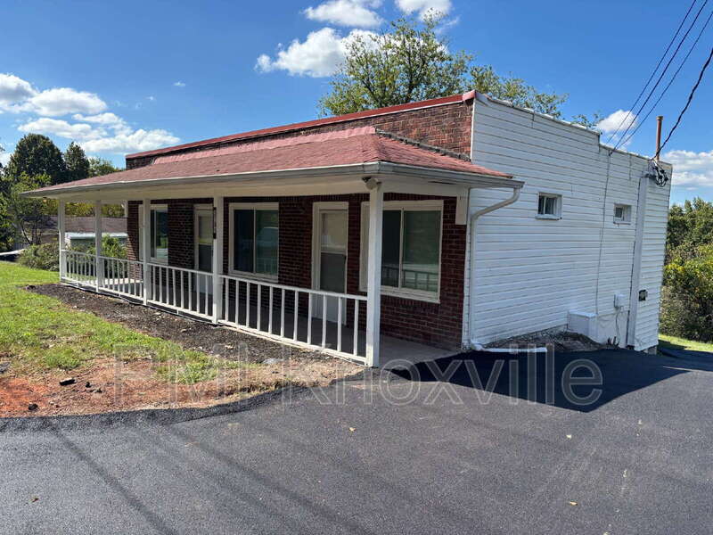 3089 Washington Pike