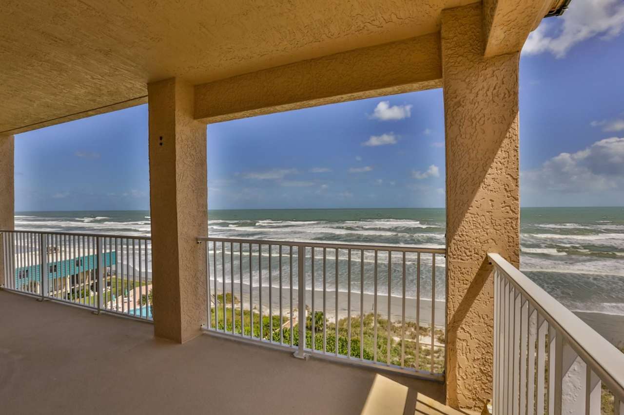 3 Bedroom/ 2.5 Bath Oceanfront Condo, Blocks from Flagler Ave