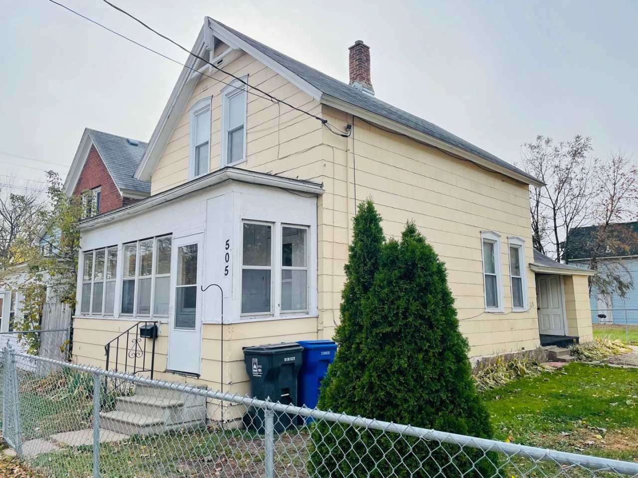 Section 8 Approved! - Great 3 Bedroom - 1 Bathroom Single Family Home in St. Paul
