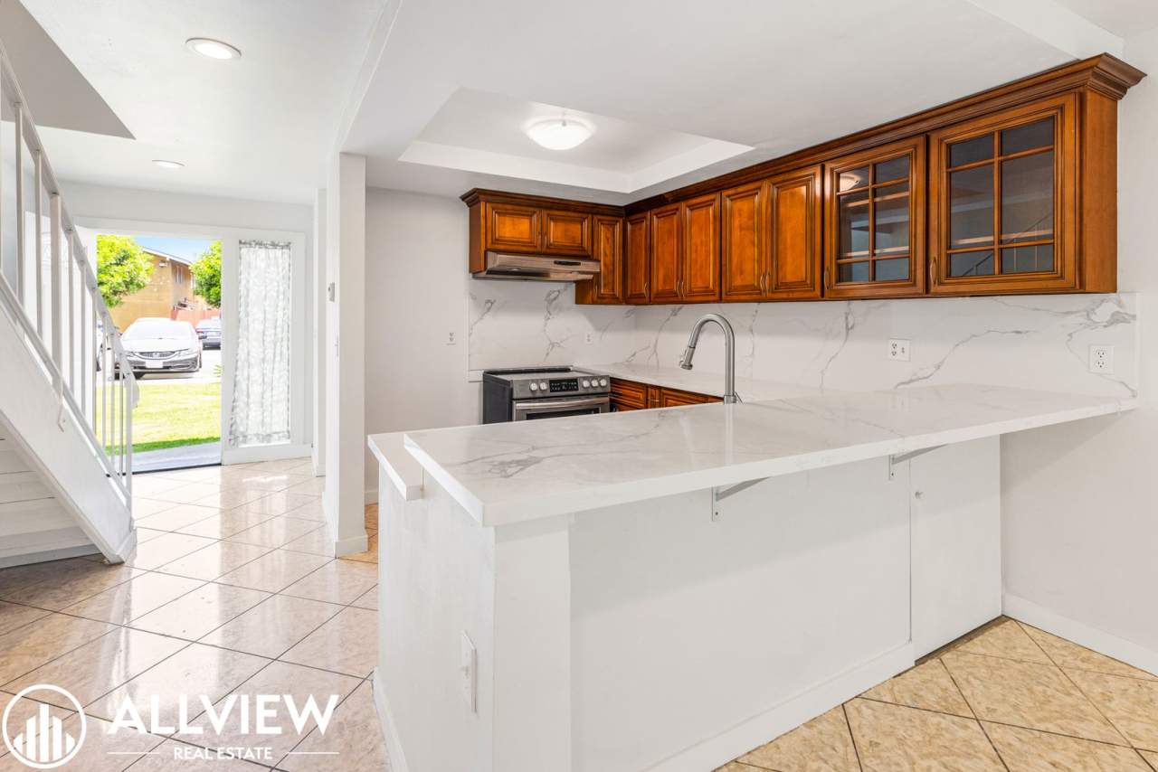 Beautifully Renovated 2-bedroom, 1.5-bath Condo in Santa Ana!