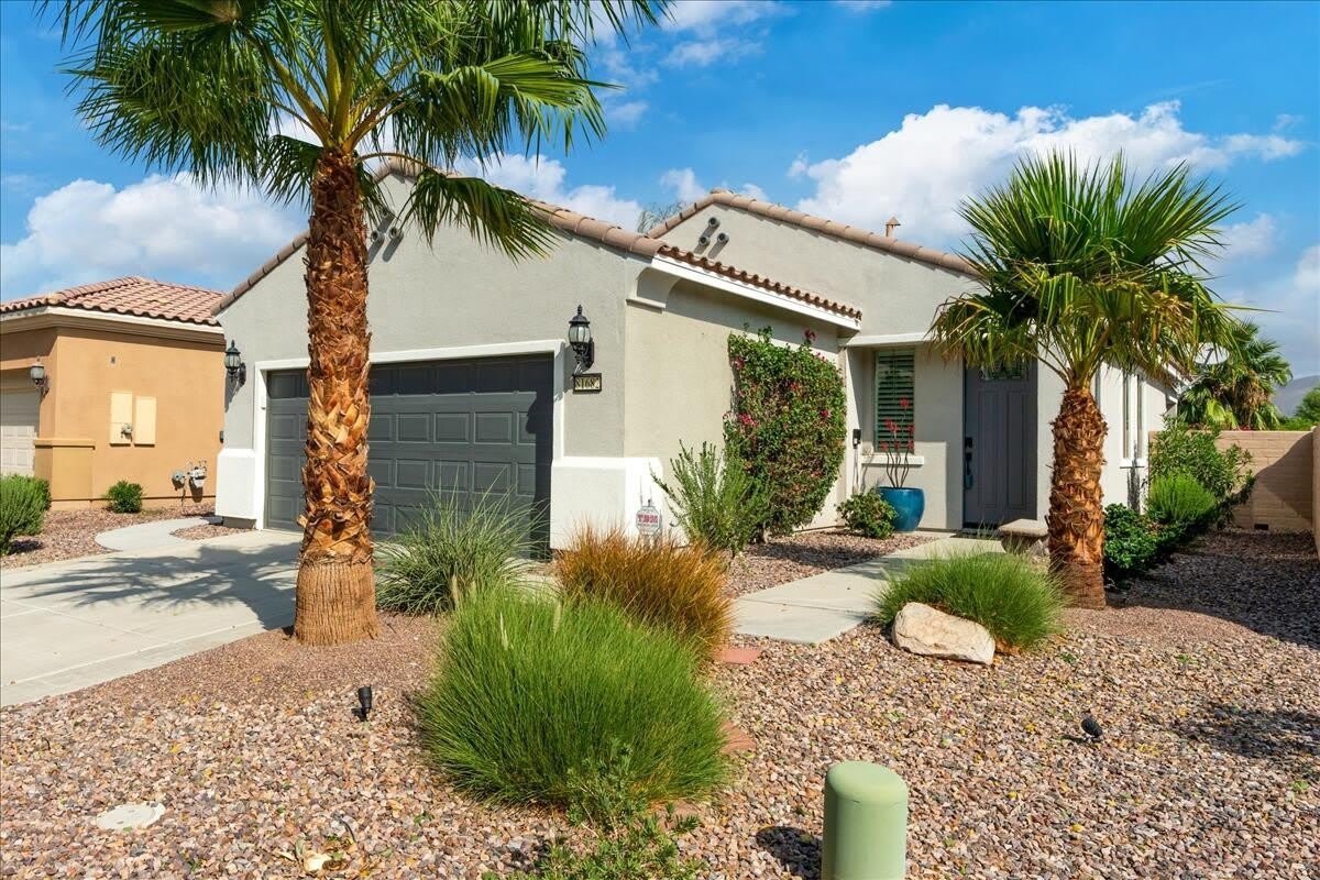 81682 Avenida Celaya