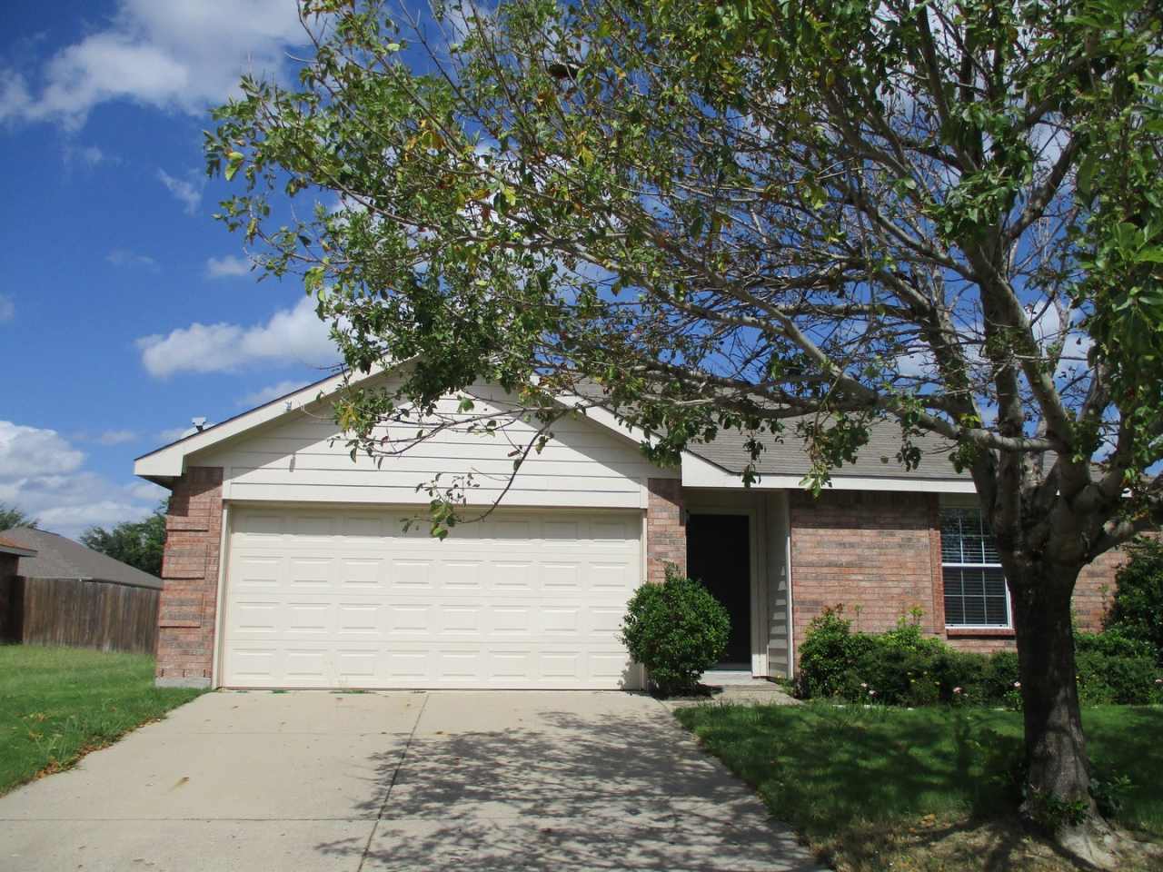 $1995 / 4br – 1760 ft2 - 4/2/2Ready to move in Woodland Creek Addition (Royse City)