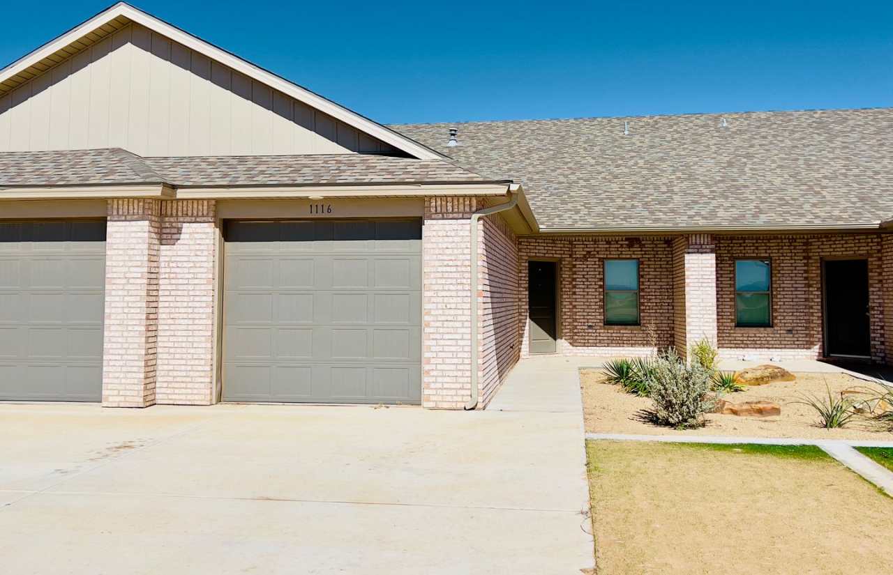 Charming 2 Bedroom, 2 Bathroom Townhome in Frenship ISD
