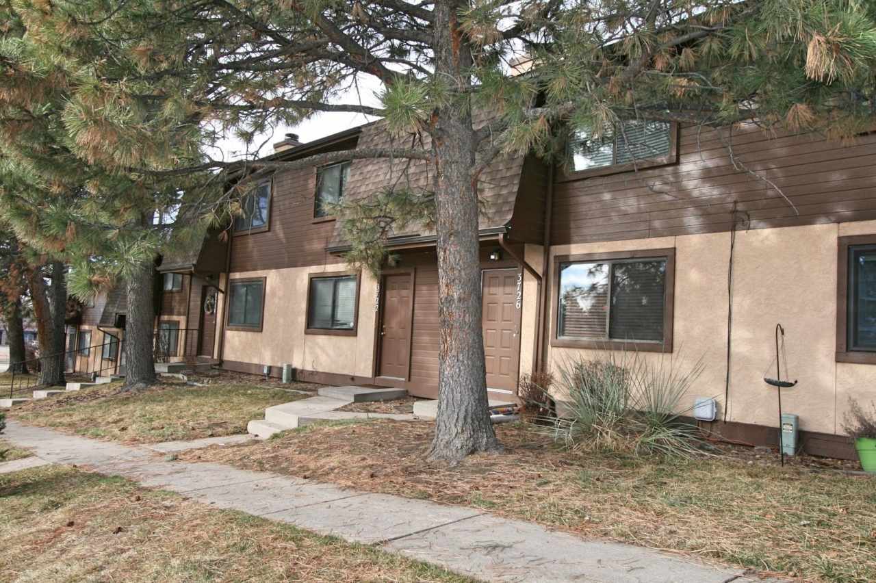 2 Bedroom Townhouse Located in Northeast Colorado Springs!