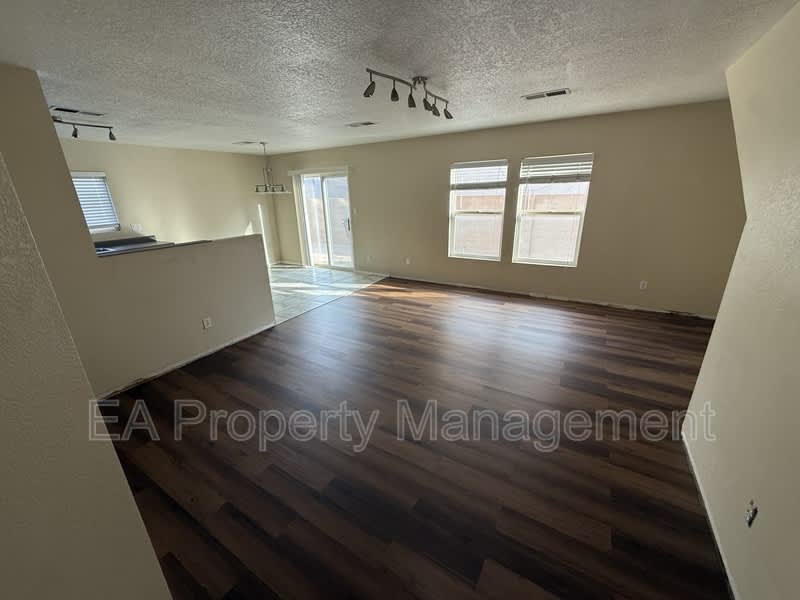 12516 Snowmass Way NE