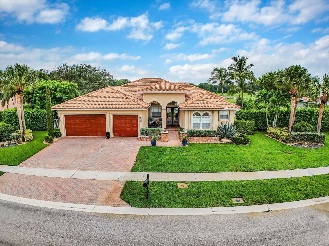 3776 Isles Vista Boulevard