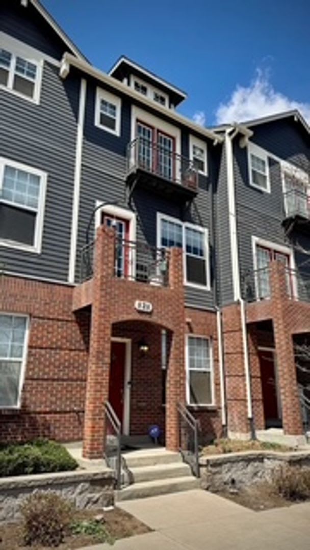 Downtown Executive Fully Furnished 2 Bed, 4 Bath Townhouse