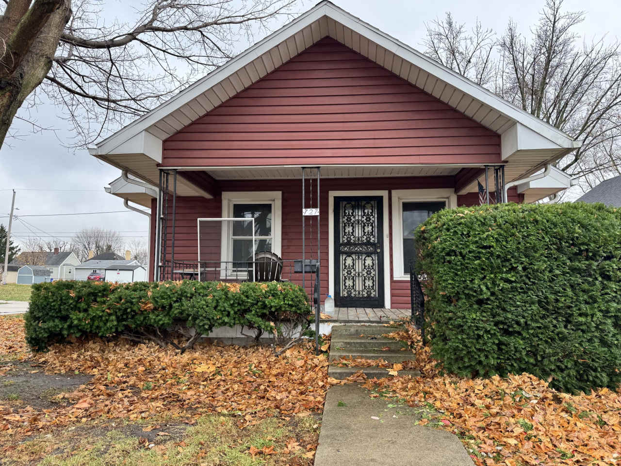 727 East North Street