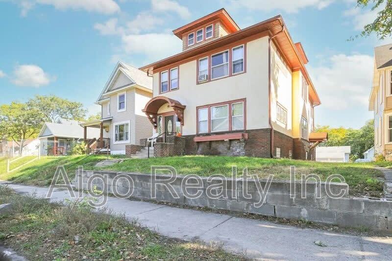 2646 Dupont Avenue North - 2