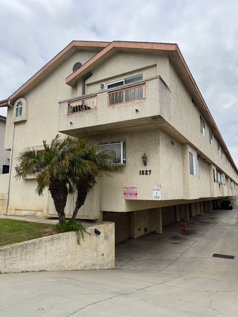 Beautiful 3bd 2.5 bath townhome