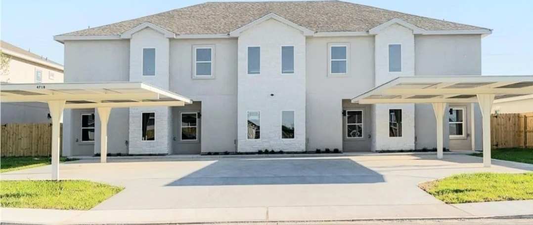 4718 West Huckleberry Street