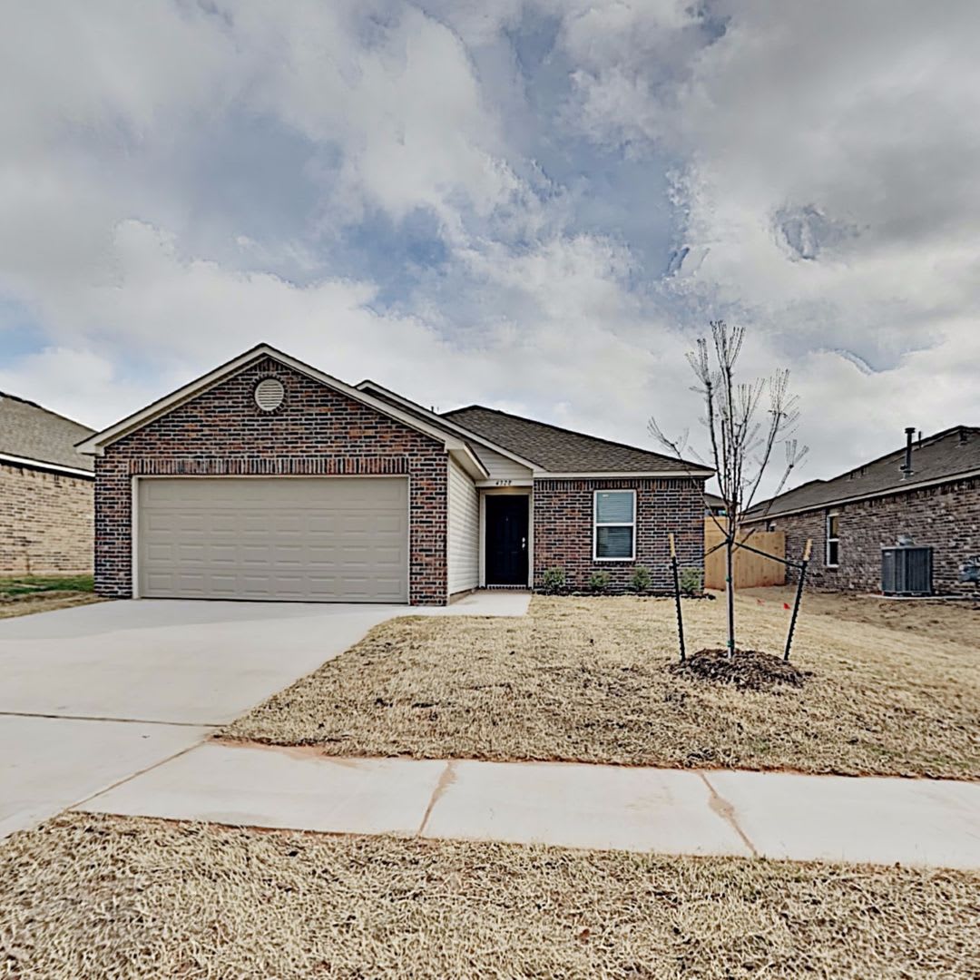 Very Nice 3 Bedroom 2 Bath Home in Mustang Schools