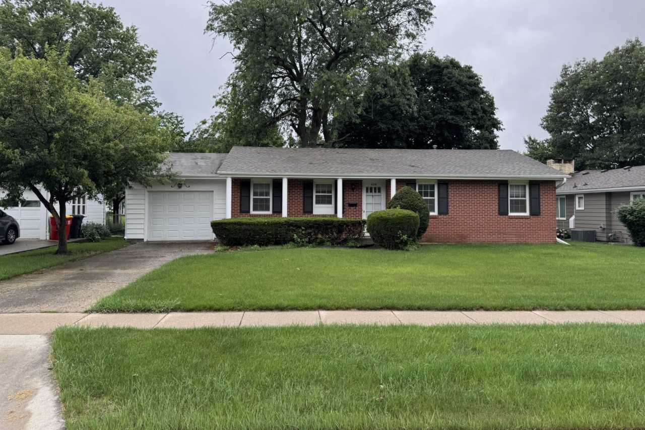 Large 3 Bedroom Home in North Ames just off Grand Avenue