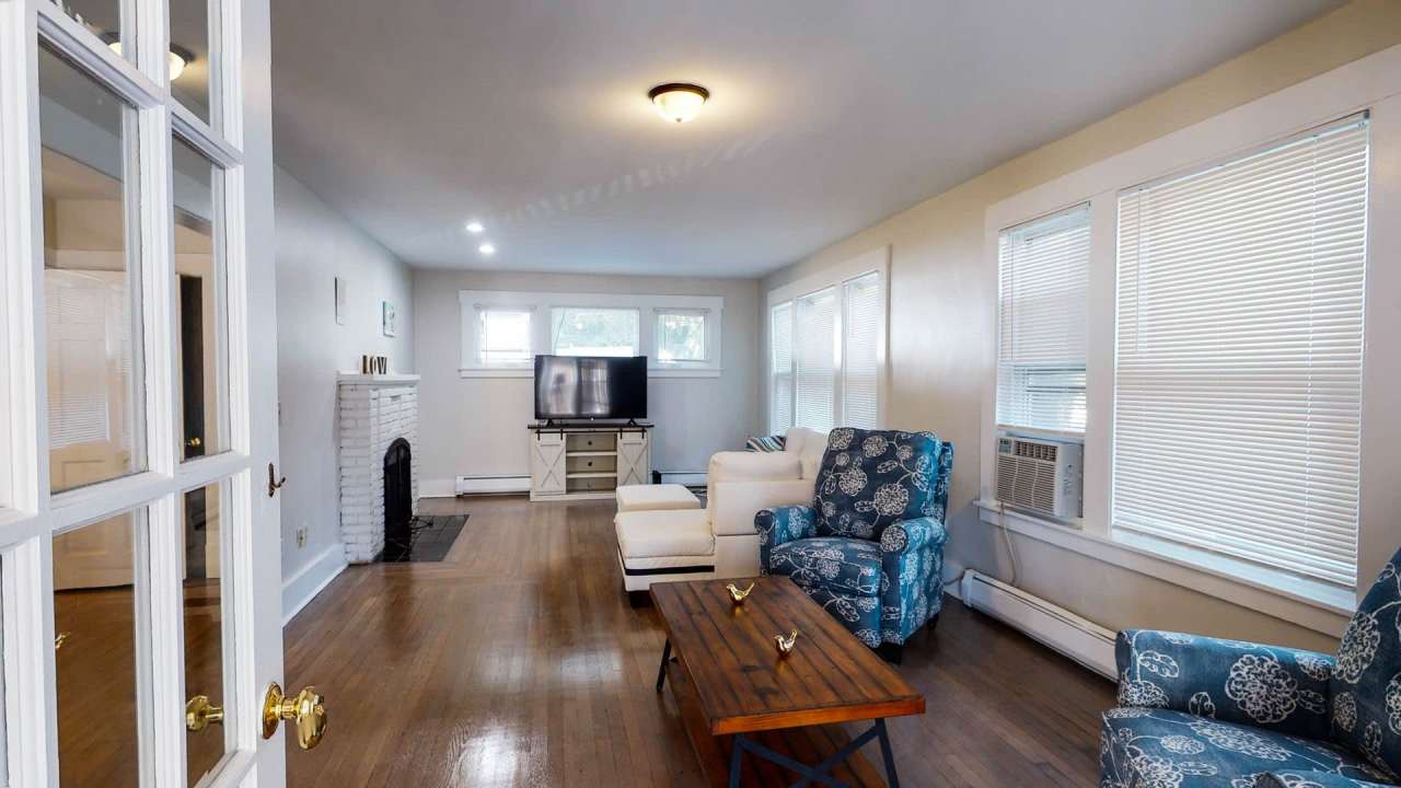 Charming and Spacious 5BD 2.5BA House in Beaver Hills!