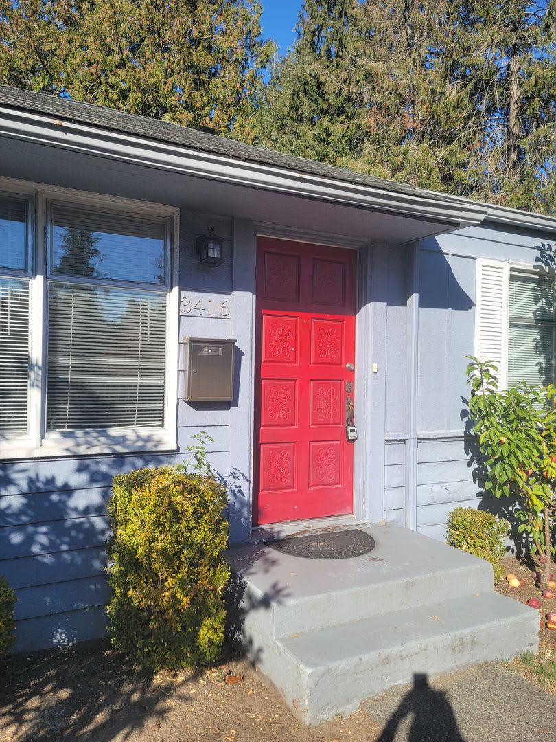 Super cute Mid-Century 2 bed / 2 bath Wedgewood area Home at 3416 NE 80th Street for $2875!