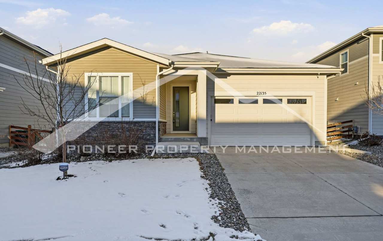 Gorgeous Home with Washer/Dryer and 2-Car Garage