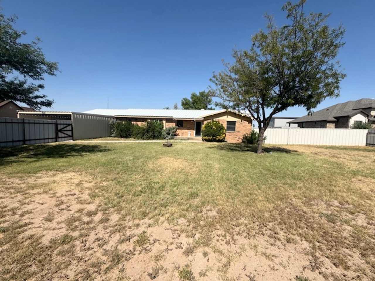 Country Living! 4 Bed 2 Bath Ready to Rent ASAP