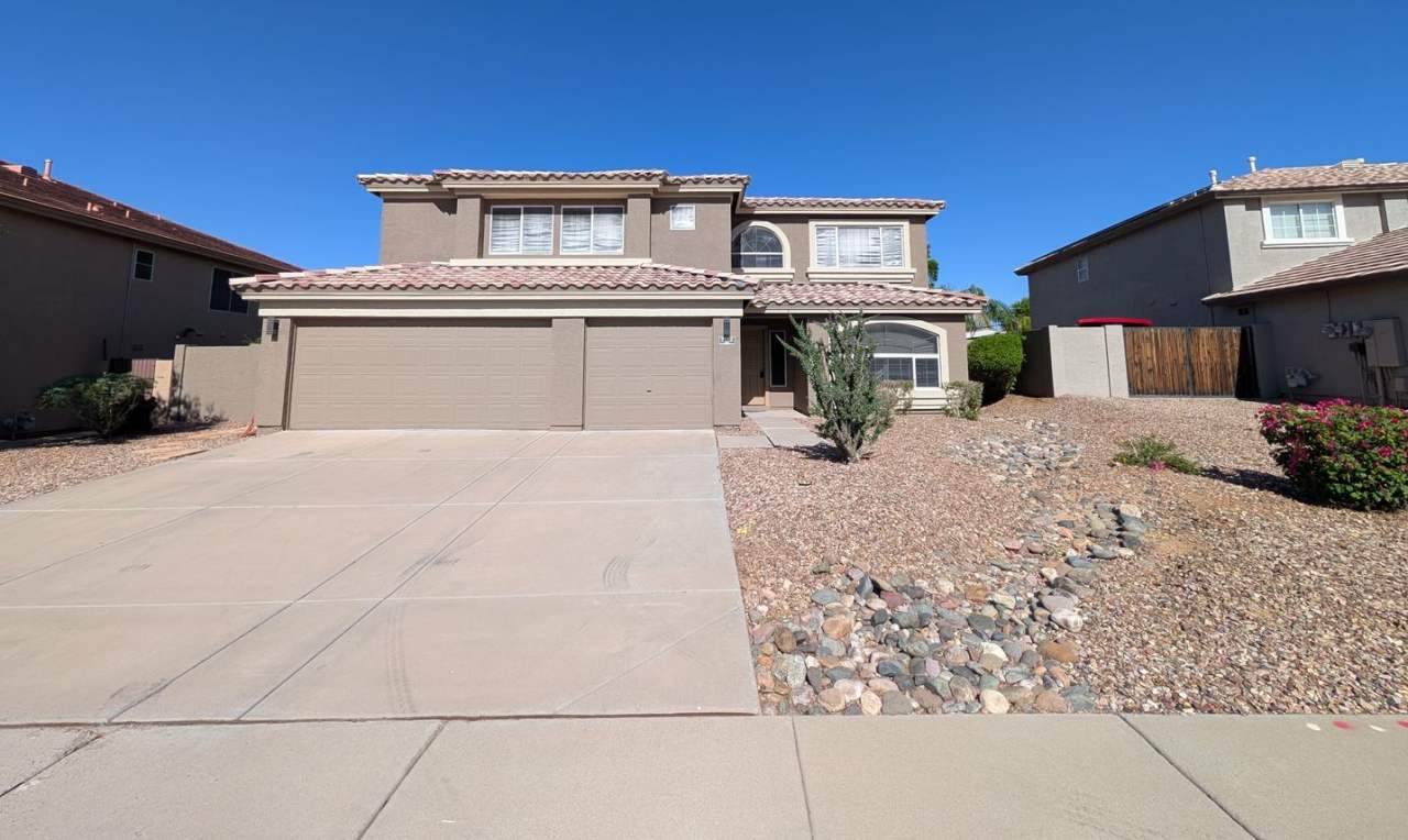 4 Bedroom 2.5 Bath With Private Pool