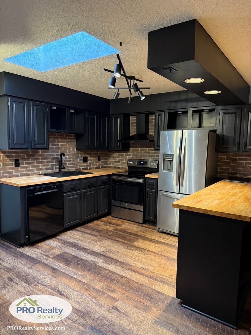 2 Bedroom Townhouse **50% off December's Rent with a December 2025 Move In**