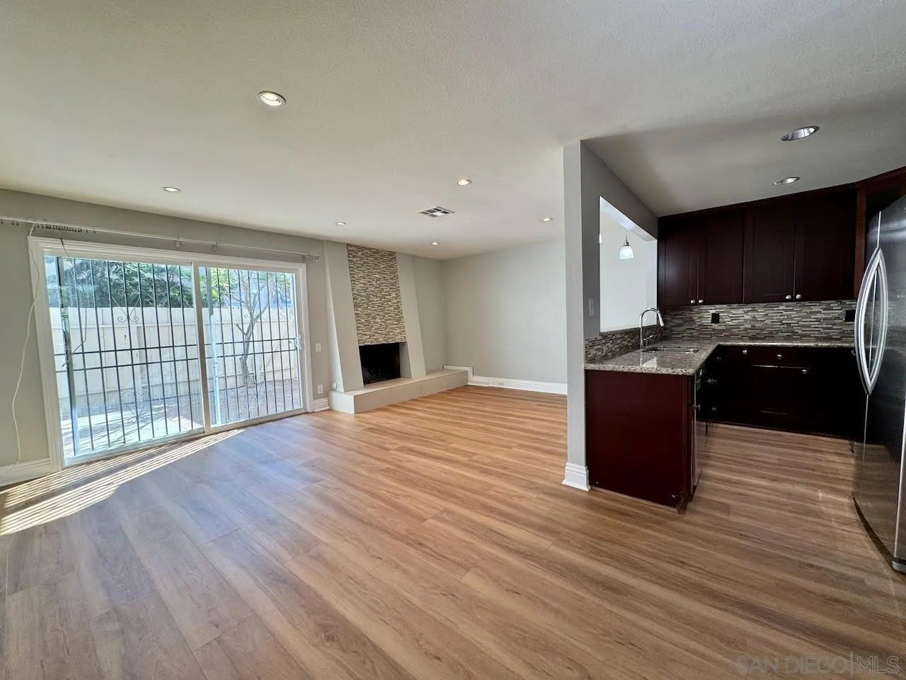 4224 Loma Riviera Ln